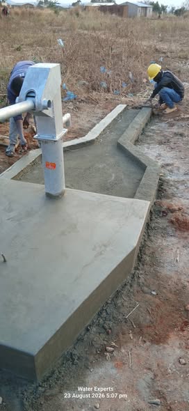 Water installation and borehole system connection